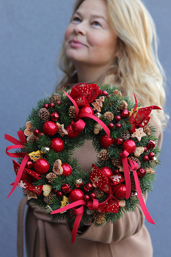 Czerwona Droga, świąteczny wianek dekoracyjny