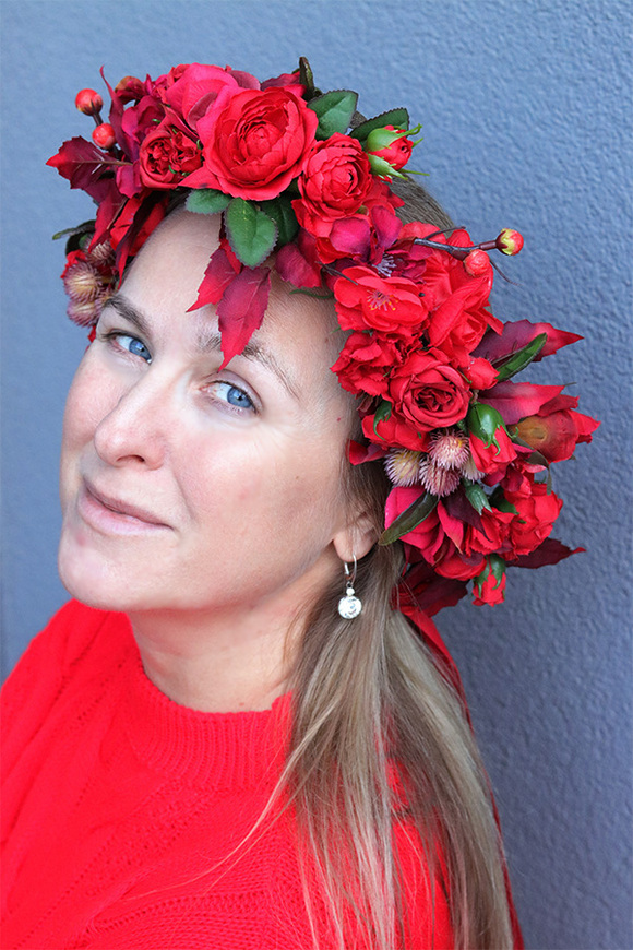 Jasmina Red, czerwony wianek na głowę ze sztucznych kwiatów