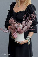  Izaria, kompozycja kwiatowa w naczyniu