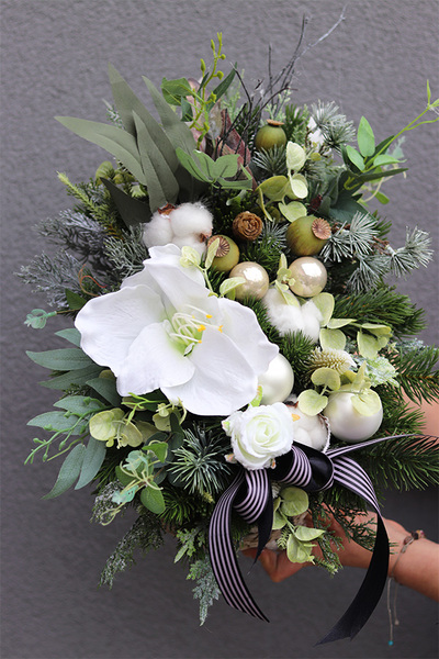 Biel Zimy, kompozycja nagrobna w skrzynce