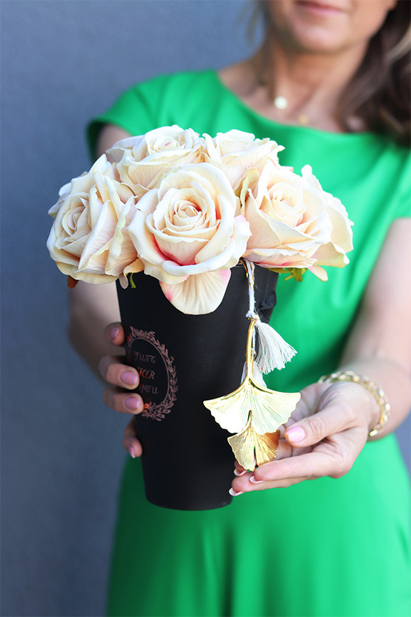 flowerbox z różami, Nature Roses Cafe