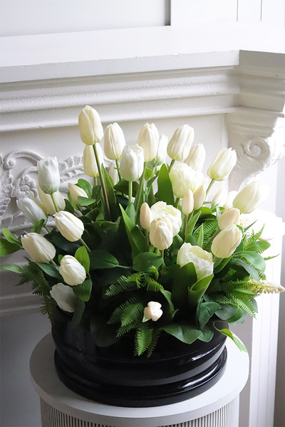 Deluxe Amsterdam, dekoracja nagrobna z tulipanami