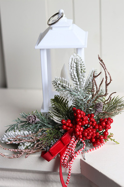 OD RĘKI Mini Winter Red&White, lampion nagrobny LED na kolumbarium, wys.20cm