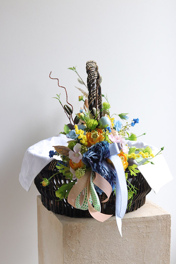 Zające w Domu, duży dekorowany koszyczek wielkanocny