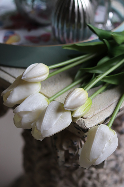 April, bukiet tulipanów silikonowych Czysta Biel