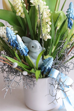 Szafirkowo, stroik wielkanocny z szafirkami, wys.42cm 