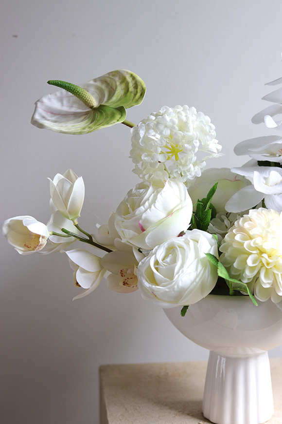 Wedding Day Leori, biała kompozycja w pucharze	