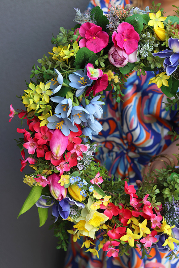 Majowe Rabaty, duży barwny wianek na drzwi