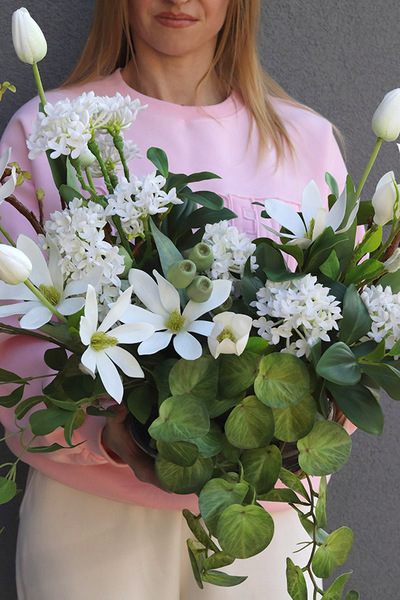 Wiosenna Magnolia, dekoracja nagrobna w misie