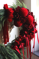 Karminowa Zima, asymetryczny świąteczny wianek