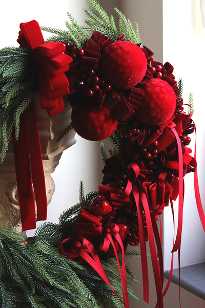 Karminowa Zima, asymetryczny świąteczny wianek