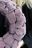 dekoracyjny wianek z ciemnego mchu, Velvetovy, fiolet, śr40cm