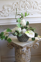 Makebana, kompozycja kwiatowa w naczyniu