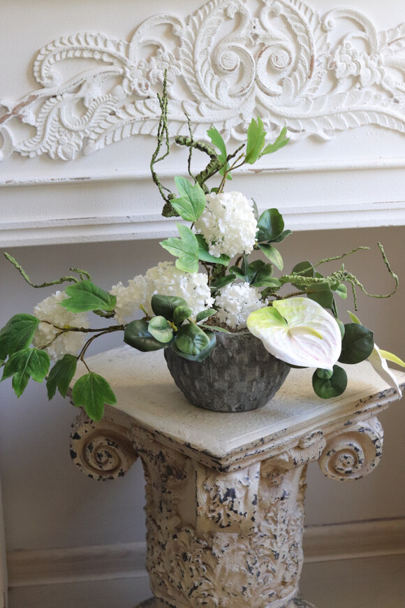 Makebana, kompozycja kwiatowa w naczyniu