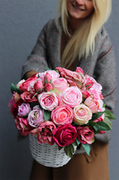 Rosaria, romantyczny kosz różowych kwiatów