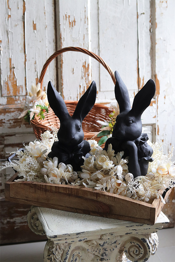 Black Easter Modern, stroik wielkanocny na tacy