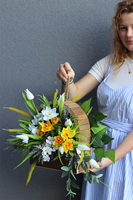 Kellasa, wiosenna kompozycja nagrobna w skrzynce