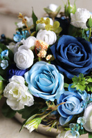 Błękitna Szwajcaria, kompozycja w srebrnym naczyniu