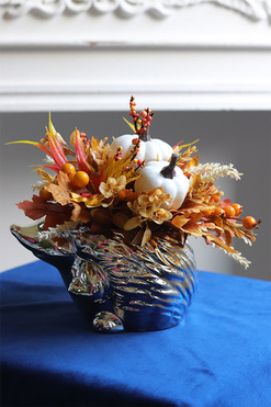 Jeżyk Autumn Glamour, jesienna kompozycja z dyniami, wym.24x28x26cm