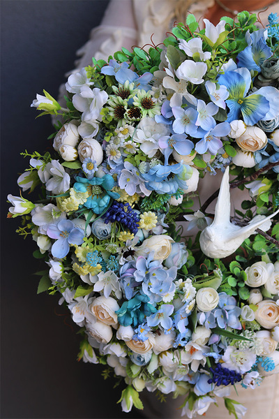 atrakcyjny kwiatowy wianek, Gołębica