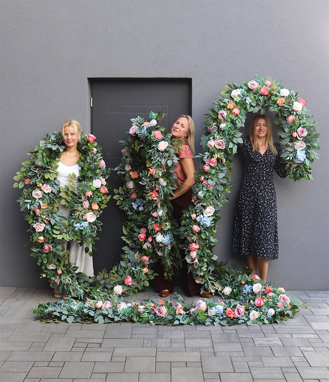 Eligia Deluna 2, girlanda z wysokiej jakości kwiatów