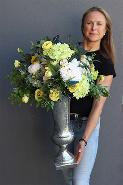 Eveline Silver, kompozycja kwiatowa w pucharze, wys.82cm 