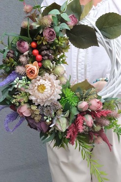 OD RĘKI Arista, asymetryczny wianek dekoracyjny, rozp.43x34cm