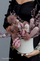  Izaria, kompozycja kwiatowa w naczyniu