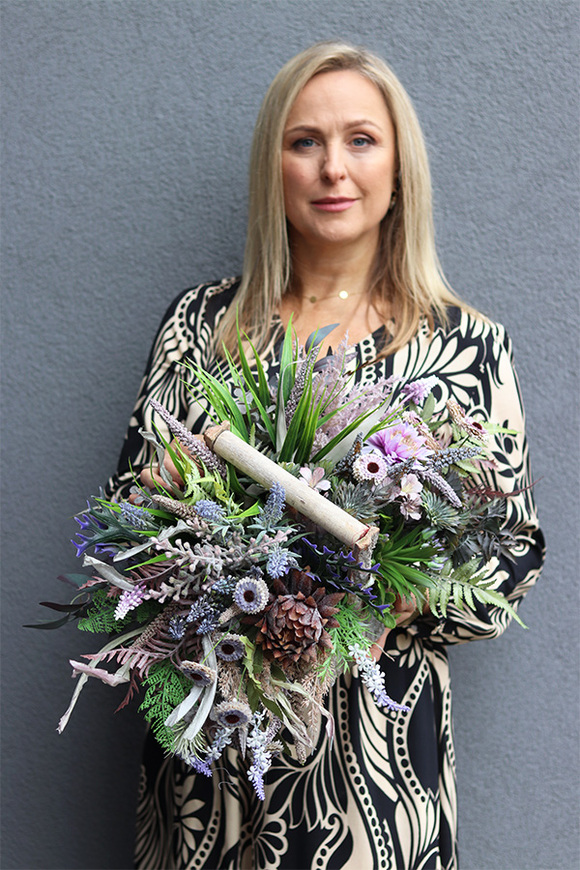 Violetina, kompozycja w koszyku