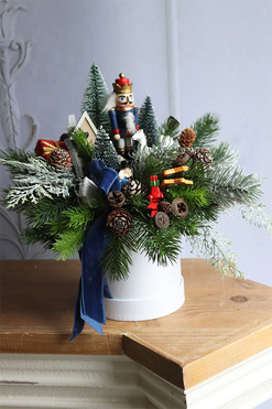 Boy Childhood, flowerbox świąteczny, Dziadek do Orzechów, wys.28cm