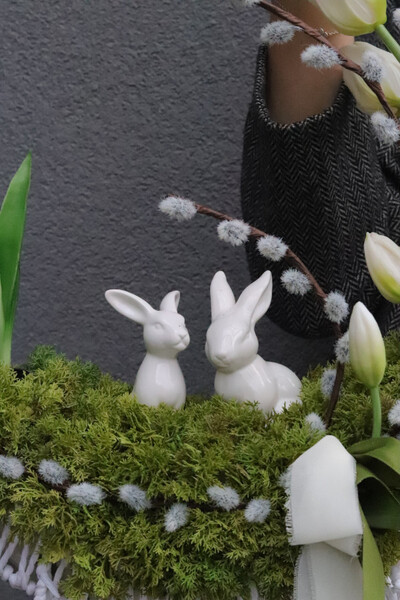 Aurelia Rabbita, wiosenna dekoracja kwiatowa