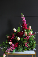 Filomeni Volcan, kompozycja nagrobna na ciężkiej tacy