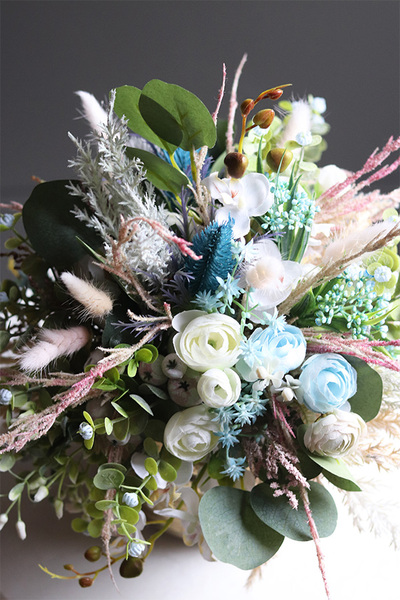 Blue Delicate, kompozycja w złotym naczyniu