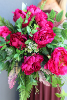 Luiza Deluxe, bukiet nagrobny z peoniami we wkładzie