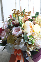 flowerbox z czekoladkami na Dzień Mamy, Mamma Mia 2, wym.37x37cm 