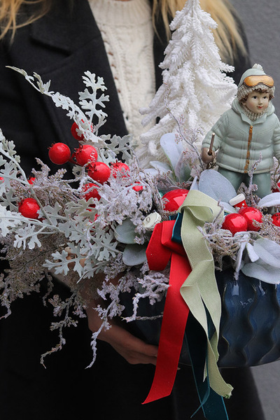 Narciarz, wysokiej jakości stroik świąteczny, wym.44x68x34cm