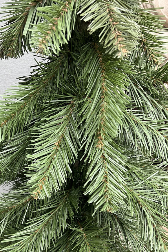 Christmas Pines B, dekoracyjna choinka sztuczna w jucie