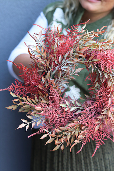 Butrena, jesienny wianek z gałązek