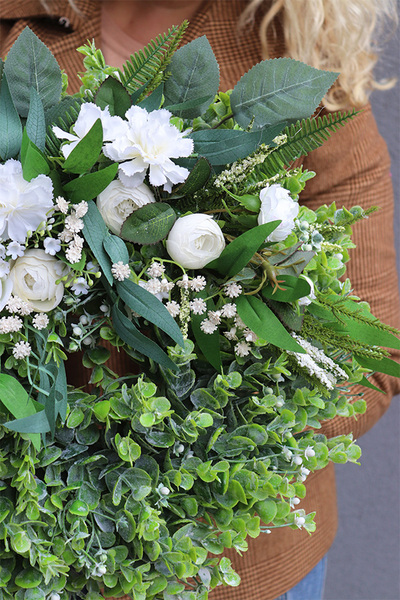 White Flowers, biały wieniec nagrobny