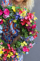 Majowe Rabaty, duży barwny wianek na drzwi