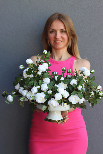 Bianca Dortmund, kompozycja kwiatowa w pucharze