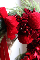 Karminowa Zima, asymetryczny świąteczny wianek