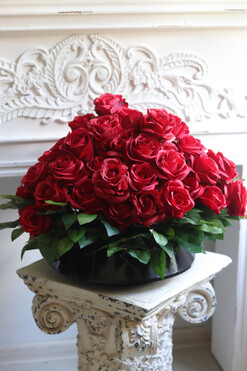 Red Roses, kompozycja nagrobna w naczyniu, wym.42x64x39cm