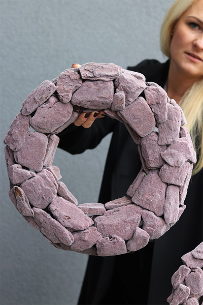 dekoracyjny wianek z ciemnego mchu, Velvetovy, fiolet, śr40cm