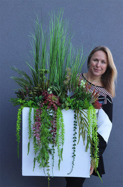 Fiberglass Reddina, trawy i sukulenty w donicy fiberglass, wys. 117cm