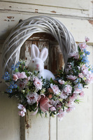 Biały Królik, wielkanocny wianek z zajączkiem, śr.37cm