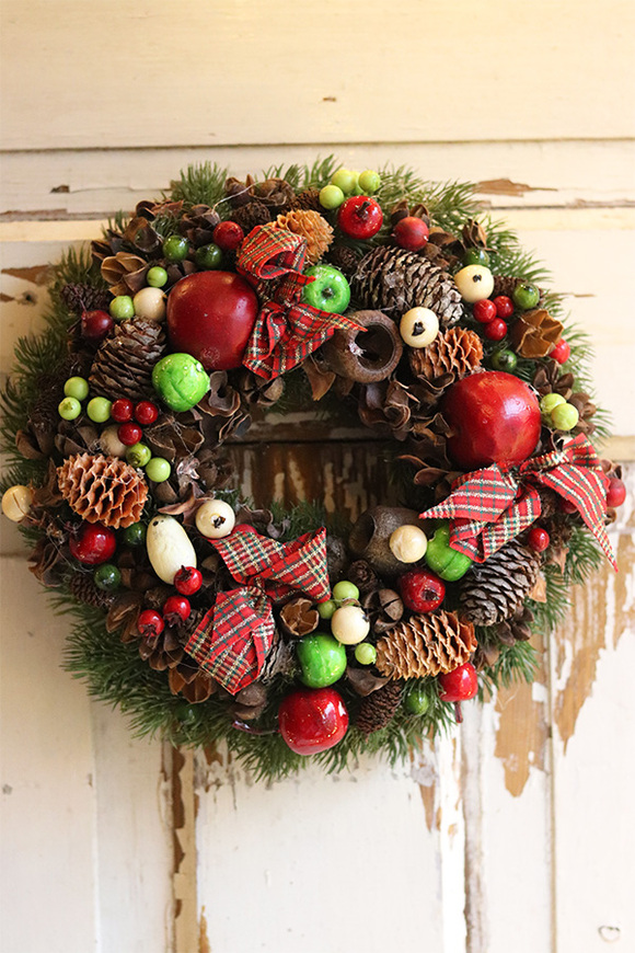 Winterio, bożonarodzeniowy wianek z owocami