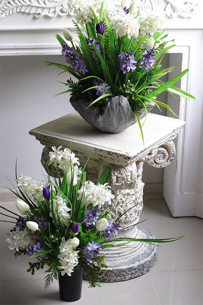 Volcan Spring Moment 2, kompozycja nagrobna w misie