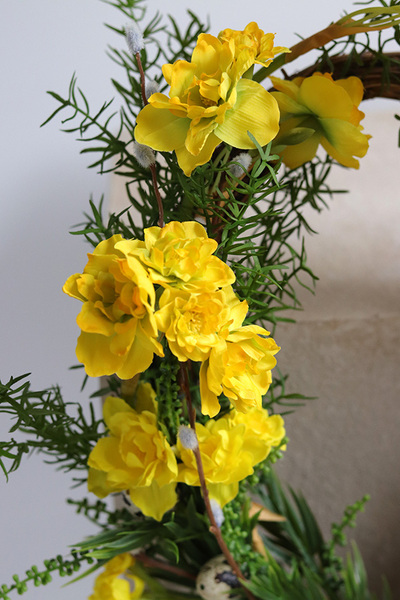 Easter Home Egg, żółty wiosenny wianek na drzwi