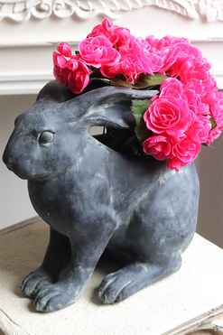 Zając B, osłonka wielkanocna na kwiaty, wym.31x18.5x30cm 